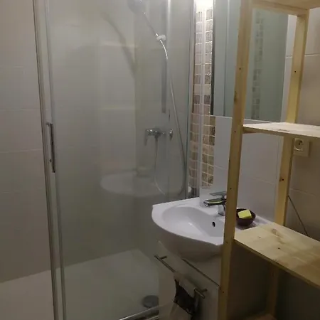 Apartment Climatise Dans Avec Piscine Et Tennis *
