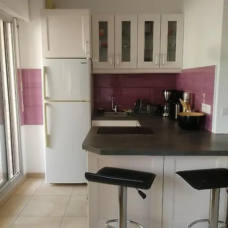 Dans Résidence Avec Piscine Et Tennis Appartement