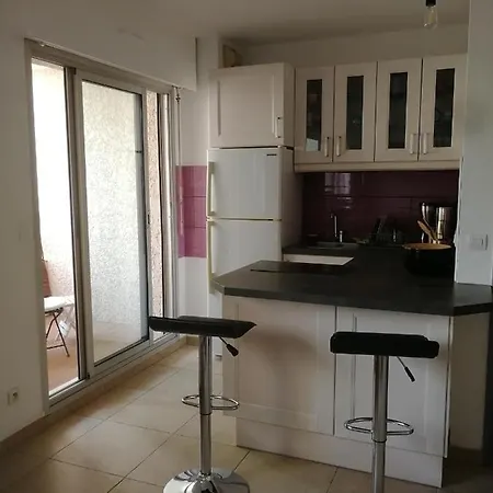 Climatise Dans Avec Piscine Et Tennis Apartment Hyeres