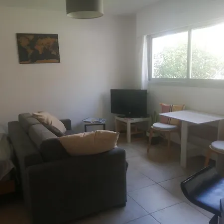 Climatise Dans Avec Piscine Et Tennis Lägenhet Hyères